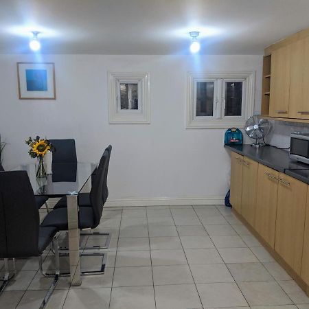 Alexandra Contractor House - Free Parking For Large Vans, Free Wifi & Netflix By Firoz Property Management الدرشوت المظهر الخارجي الصورة