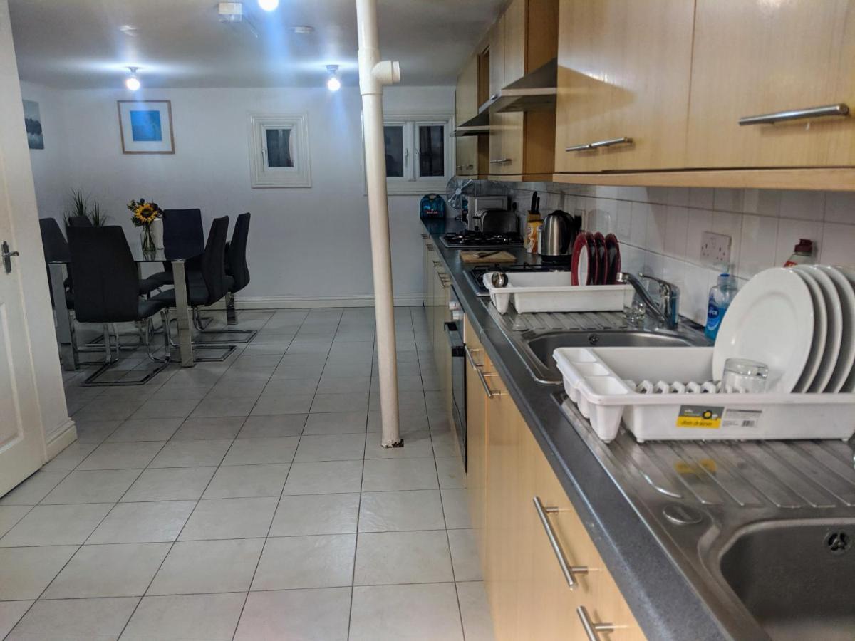 Alexandra Contractor House - Free Parking For Large Vans, Free Wifi & Netflix By Firoz Property Management الدرشوت المظهر الخارجي الصورة