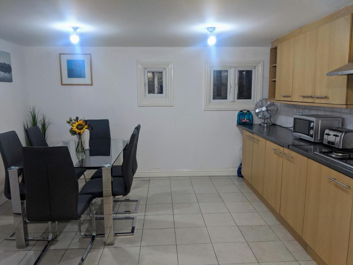 Alexandra Contractor House - Free Parking For Large Vans, Free Wifi & Netflix By Firoz Property Management الدرشوت المظهر الخارجي الصورة